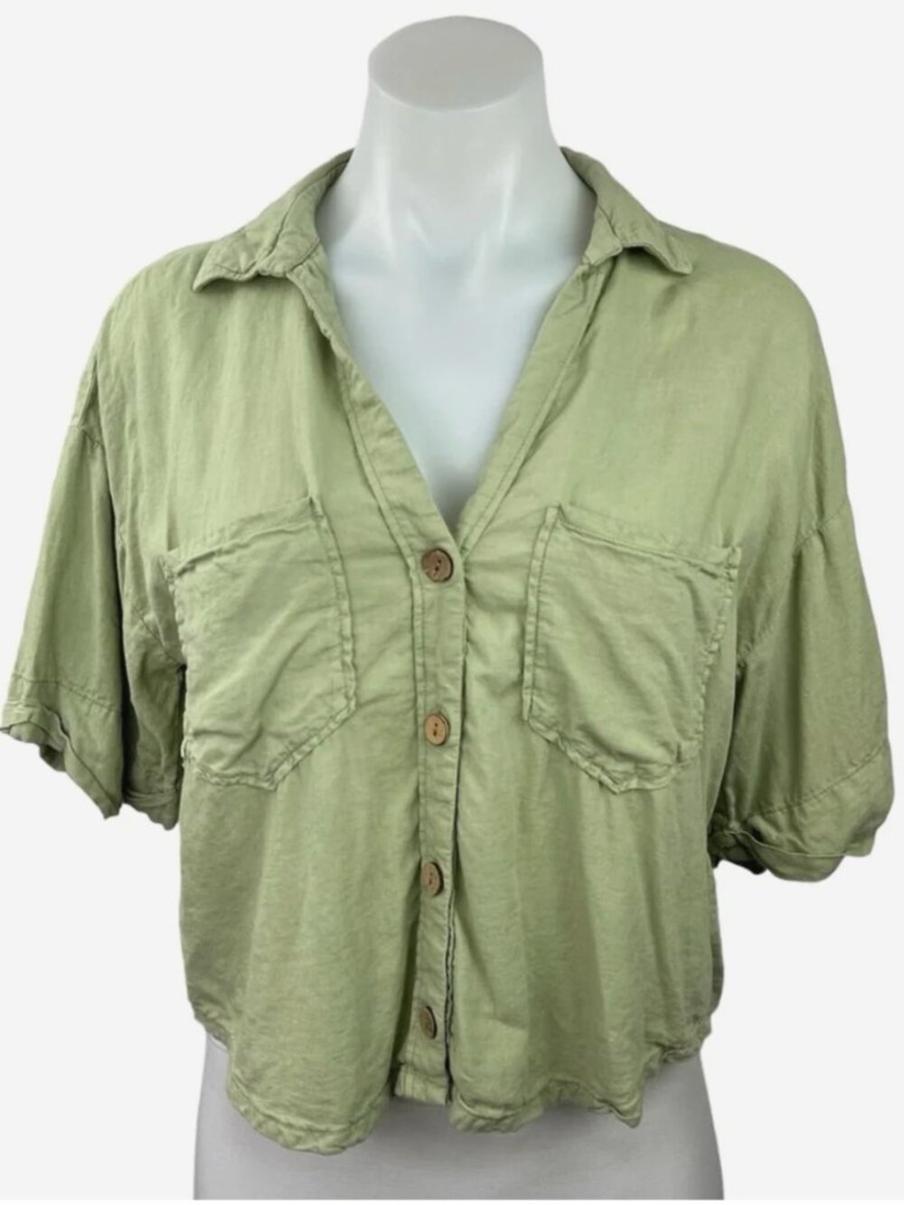 Zara crop button down in green size XS